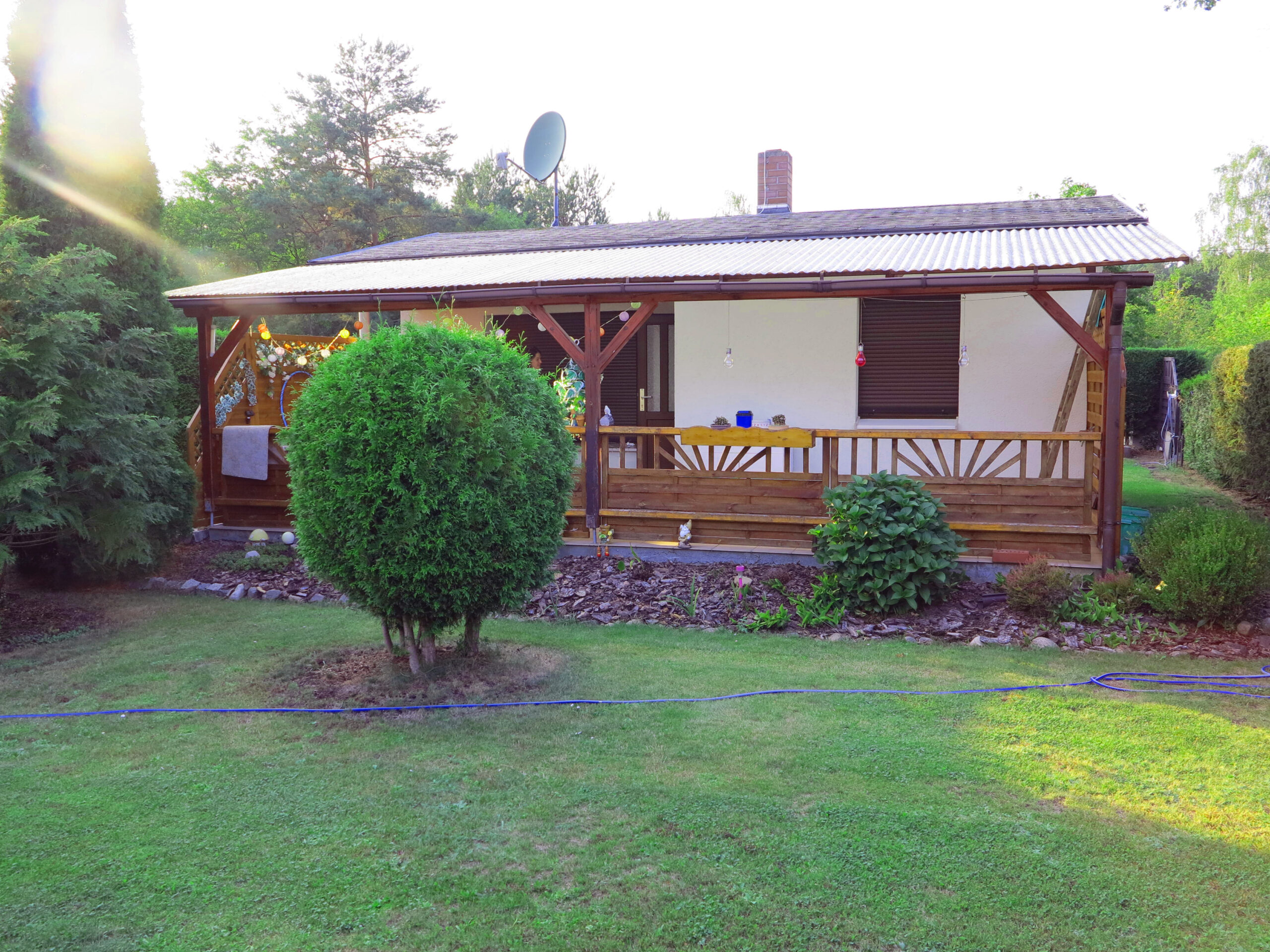 Terrasse und Garten vom Bungalow in Neuendorf am See